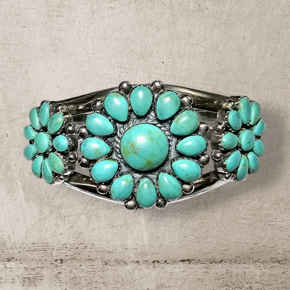 Vintage Native American Navajo Torquoise Beacelet Sterling Silver - Picture 2 of 5